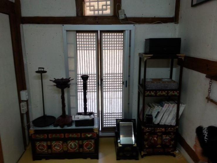 Отель Goseong Choi Pilgan'S Old House Номер фото