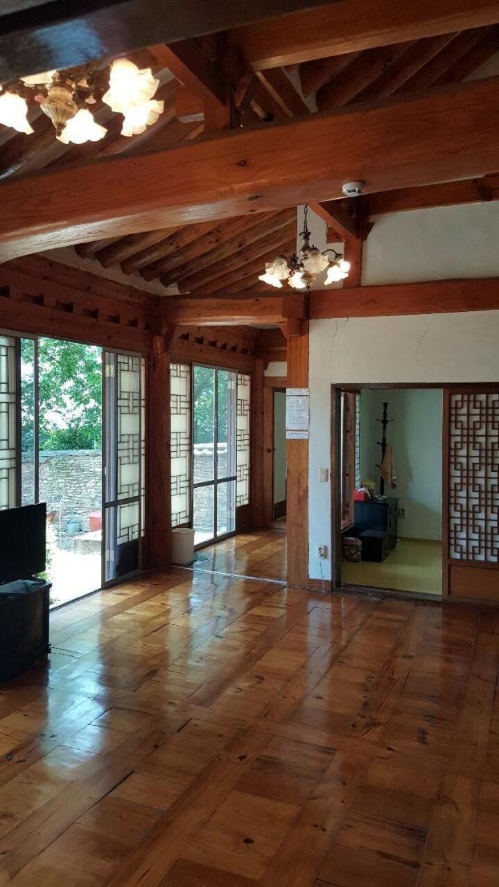 Отель Goseong Choi Pilgan'S Old House Экстерьер фото